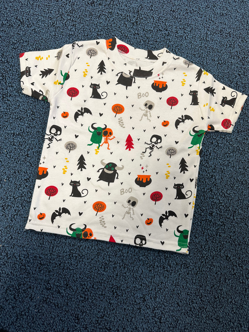 Halloween T-shirt - Short sleeved